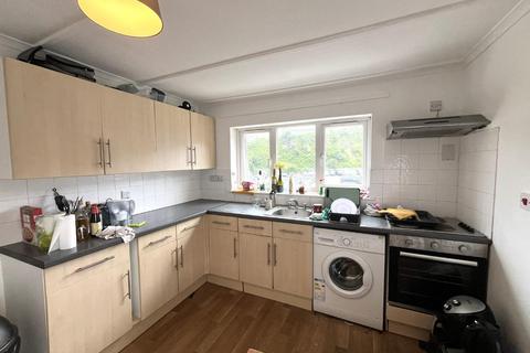 3 bedroom flat to rent, Quarry Hill, Falmouth