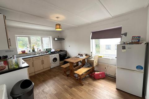 3 bedroom flat to rent, Quarry Hill, Falmouth