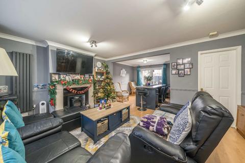 undefined, Oakhall Drive, Sunbury-On-Thames TW16