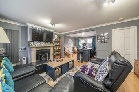 3 bedroom semi-detached house for sale, Oakhall Drive, Sunbury-On-Thames TW16