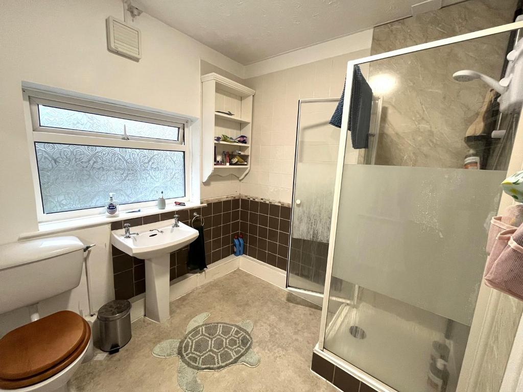 Shower Room.JPG