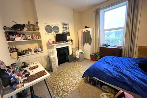2 bedroom flat to rent, Marlborough Road, Falmouth