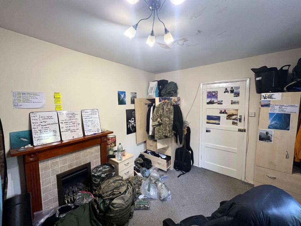 Bedroom 1.jpeg