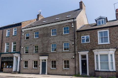 Terraced house - Crossley Court, Clarence Street, City Centre