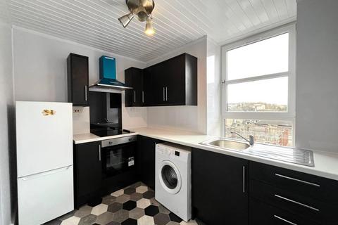 2 bedroom flat to rent, South Versalius Street, Shettleston, Glasgow, G32
