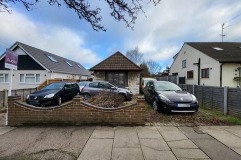undefined, Leigh-On-Sea SS9