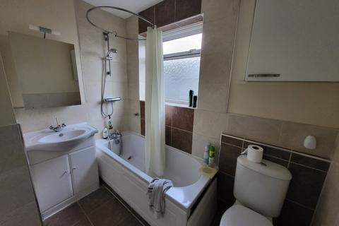 undefined, Leigh-On-Sea SS9