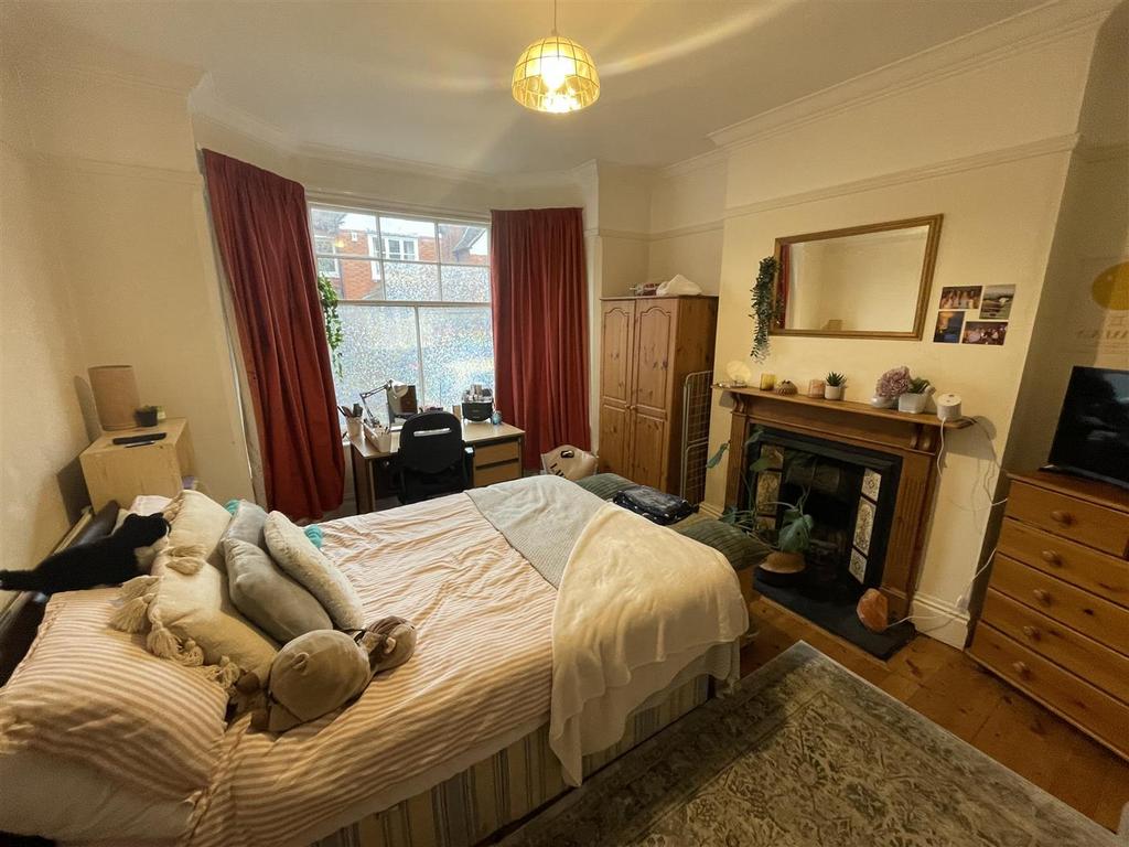 Reception one / bedroom