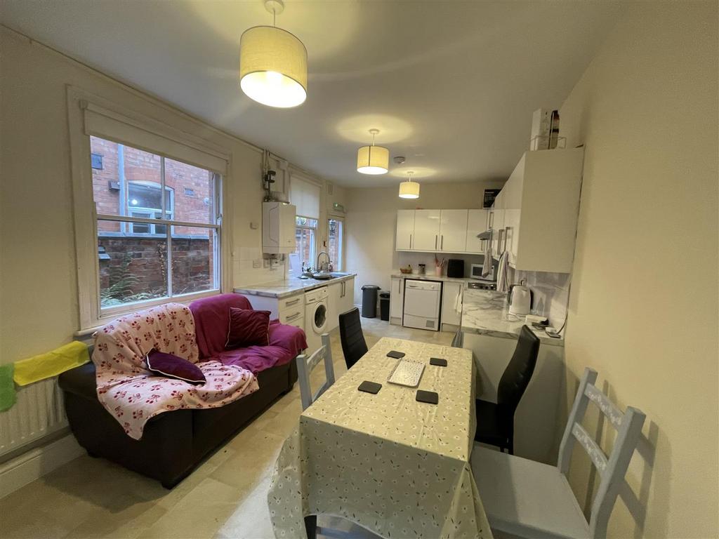 Dining kitchen