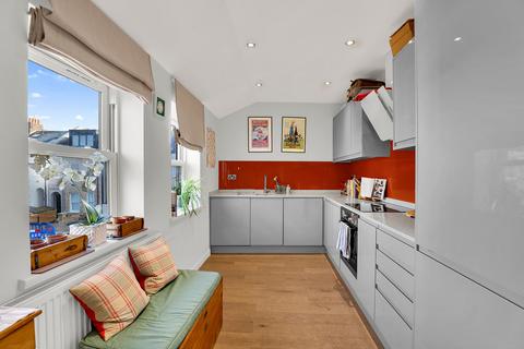 1 bedroom flat for sale, Hamilton Road, London SW19