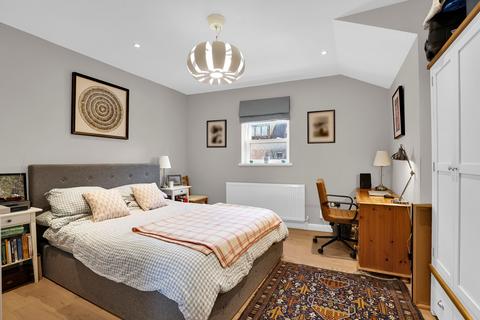 1 bedroom flat for sale, Hamilton Road, London SW19