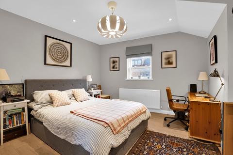1 bedroom flat for sale, Hamilton Road, London SW19
