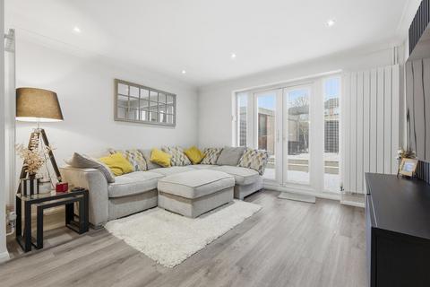 3 bedroom terraced house for sale, Celandine Close, Billericay