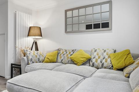 3 bedroom terraced house for sale, Celandine Close, Billericay