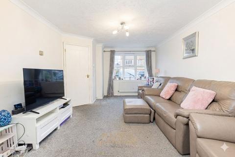 undefined, Lyon Close, Crawley RH10
