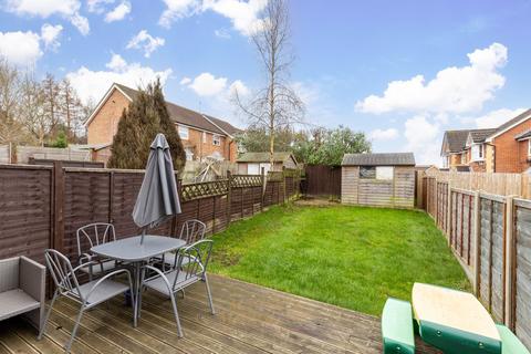 undefined, Lyon Close, Crawley RH10