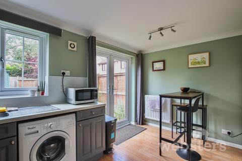 2 bedroom end of terrace house to rent, Bill Todd Way, Norwich NR8