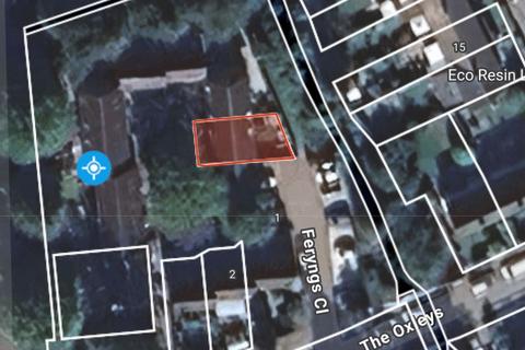 undefined, Harlow CM17