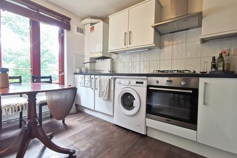 1 bedroom flat for sale, Blair Close, Islington N1