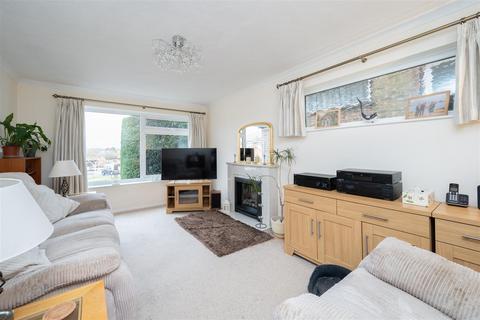 4 bedroom semi-detached house for sale, Sheddingdean Close, Burgess Hill