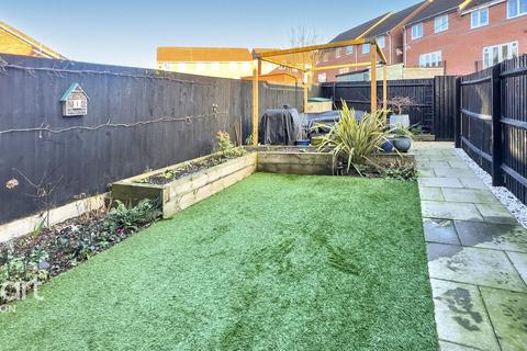 3 bedroom townhouse for sale, Scollins Court, Ilkeston