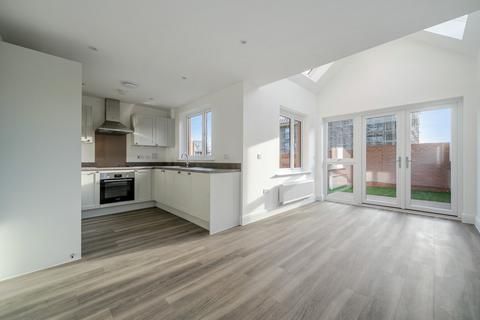 3 bedroom detached house to rent, Kings Barton, Hampshire SO22