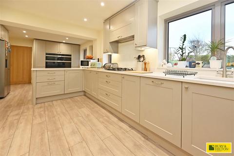 5 bedroom detached house for sale, Kniveden Lane, Leek