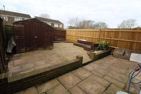 3 bedroom semi-detached house to rent, The Hawthorns, Burgess Hill, RH15