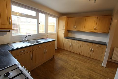 3 bedroom semi-detached house to rent, The Hawthorns, Burgess Hill, RH15