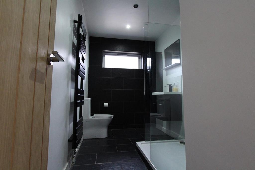 Shower Room.JPG