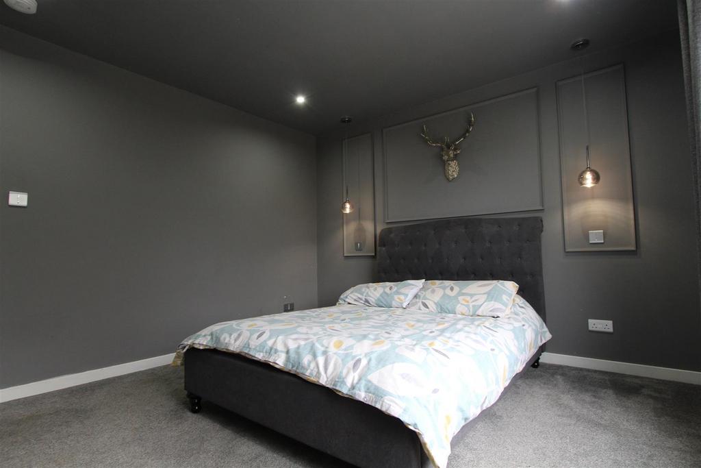 Bedroom 1.1.JPG