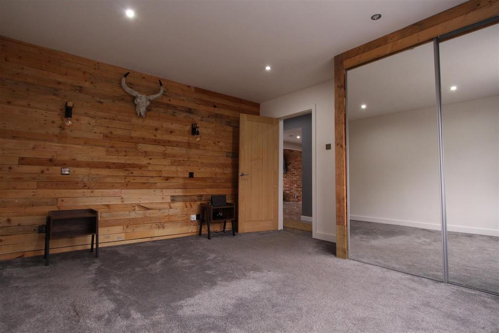 Bedroom 2.1.JPG
