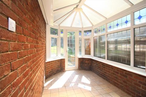 4 bedroom end of terrace house to rent, Cranefield Drive, Watford WD25