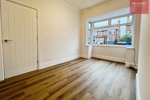 3 bedroom end of terrace house to rent, Poplar Road, Cleethorpes, DN35