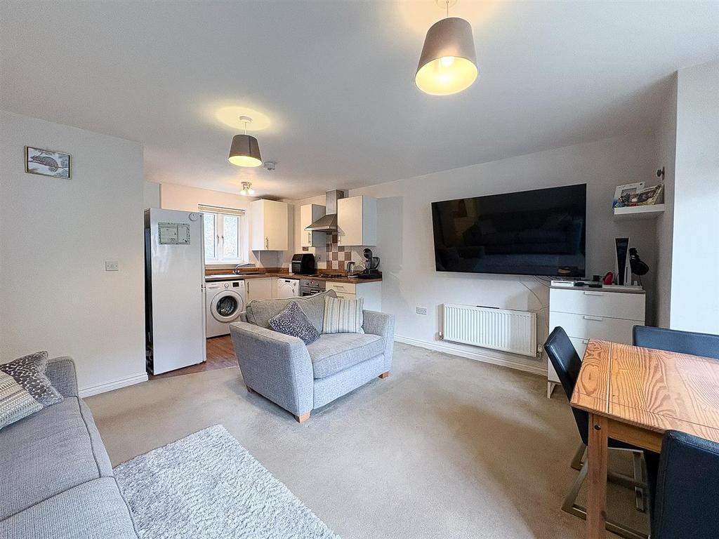 Living room-3.jpg