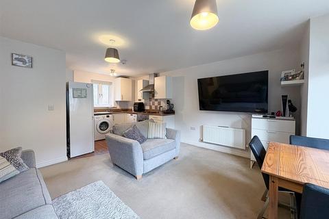 2 bedroom flat for sale, 10 Orchard Close, Burgess Hill