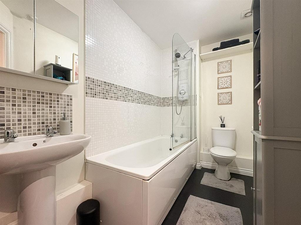Bathroom.jpg