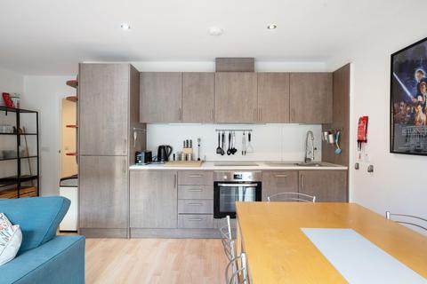 3 bedroom apartment for sale, Oyster Court, Crampton Street, SE17
