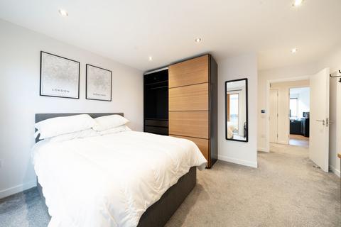 3 bedroom apartment for sale, Oyster Court, Crampton Street, SE17