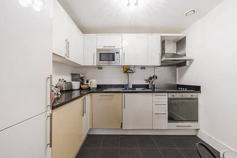 2 bedroom flat to rent, Wharfside Point, Docklands, London, E14