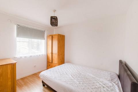 3 bedroom house to rent, Richard House Drive, Canning Town, London, E16
