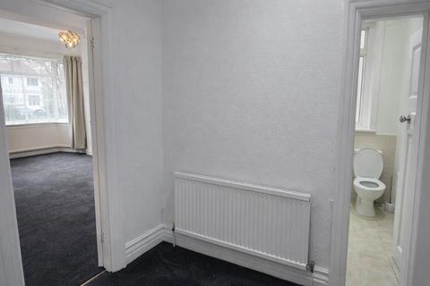 2 bedroom flat to rent, Golders Green Rd, Golders Green