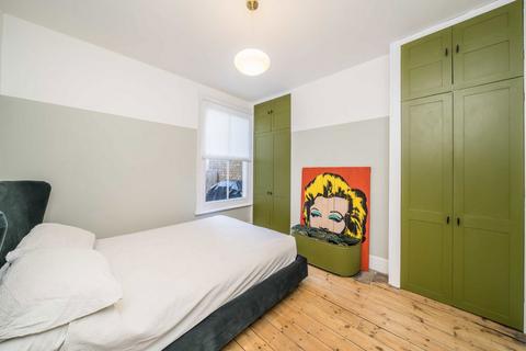 2 bedroom flat for sale, Avondale Road, London SW14