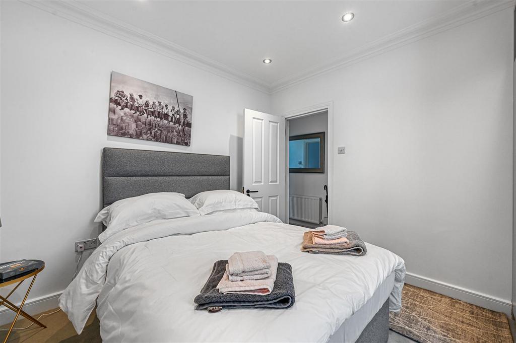 OL-MONTY-9 Brompton Place-10.JPG