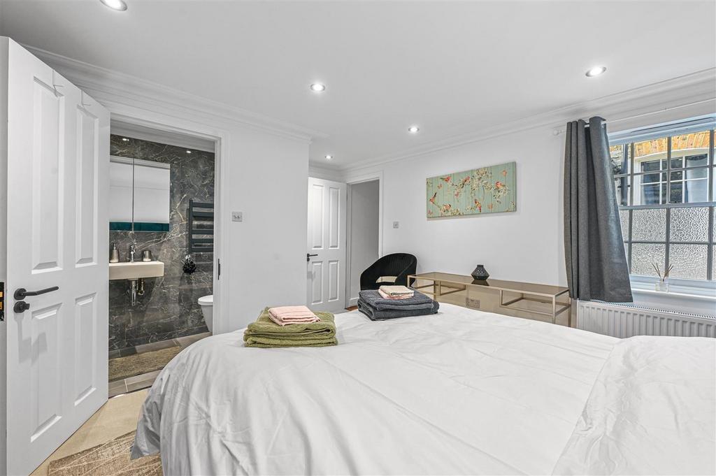 OL-MONTY-9 Brompton Place-14.JPG