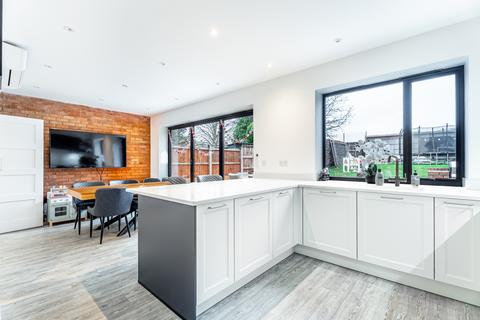 4 bedroom semi-detached house to rent, St. Annes Road, St. Albans AL2