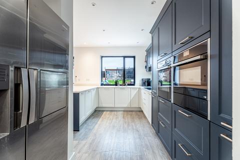 4 bedroom semi-detached house to rent, St. Annes Road, St. Albans AL2