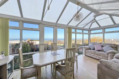 2 bedroom semi-detached bungalow for sale, Sandpiper Road, Whitstable
