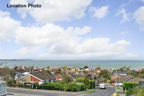 2 bedroom semi-detached bungalow for sale, Sandpiper Road, Whitstable