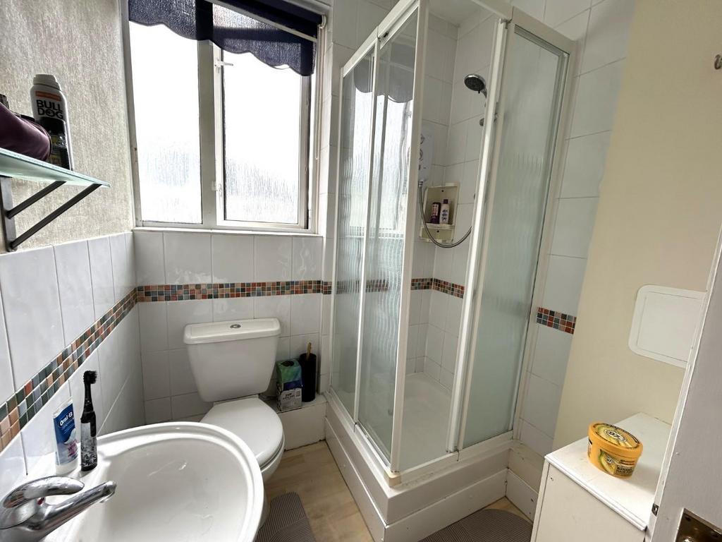 Bedroom 3 Ensuite